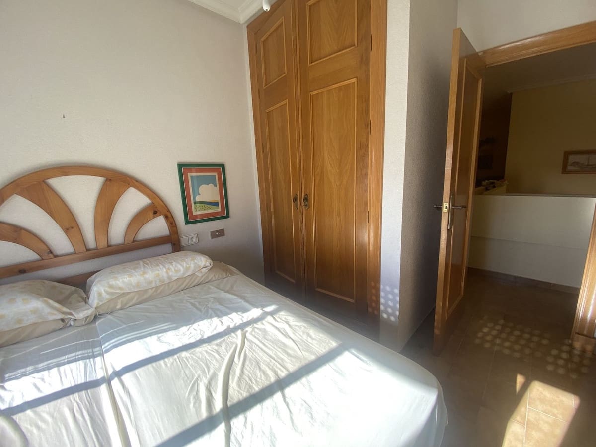 5 quarto Casa em Banda para venda em Isla Plana com piscina - 742 995 € (Ref: 9439223)