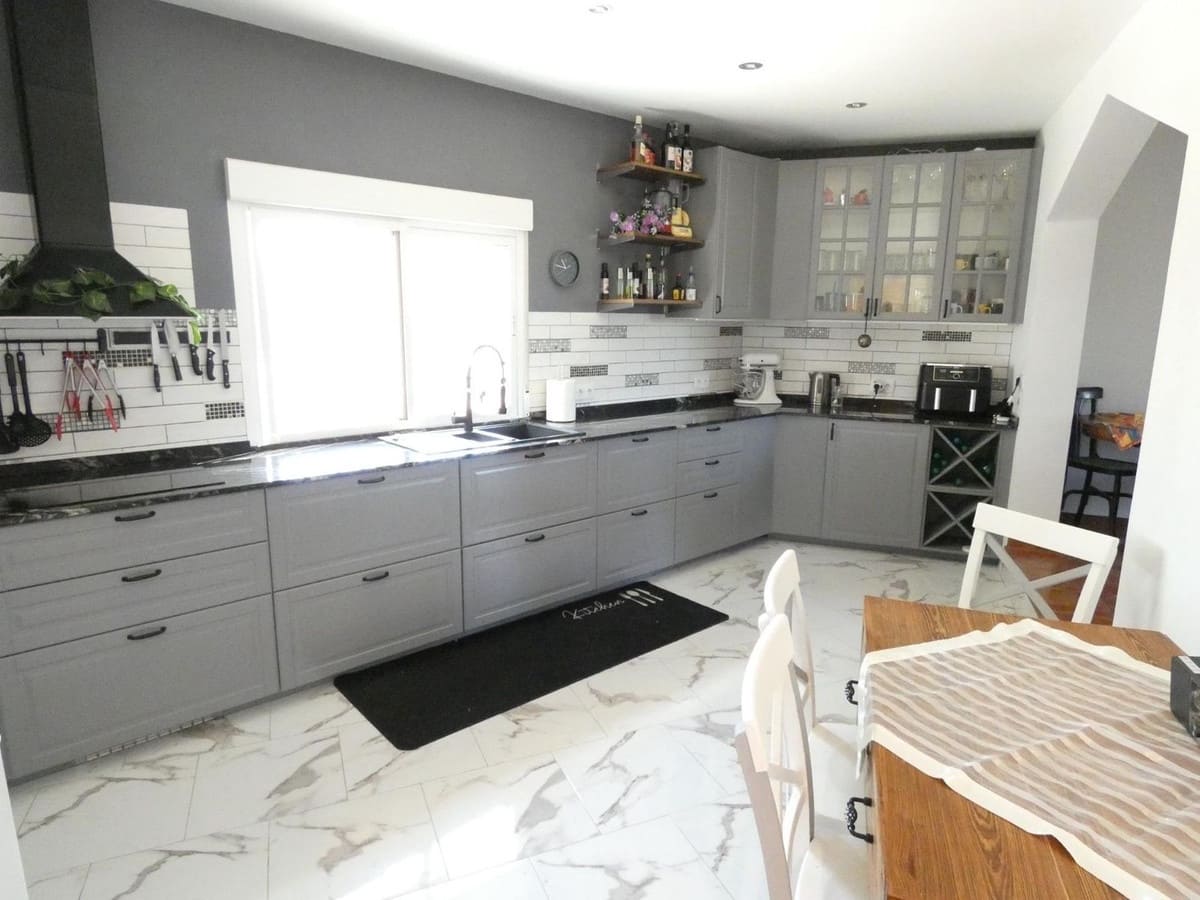 4 makuuhuone Huvila myytävänä paikassa Atalaya - 599 000 € (Ref: 9439236)