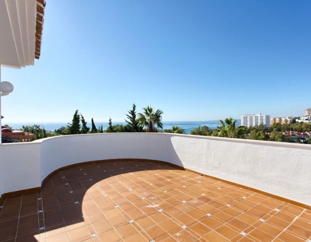 4 bedroom Villa for sale in Torrequebrada - € 1,750,000 (Ref: 9439237)