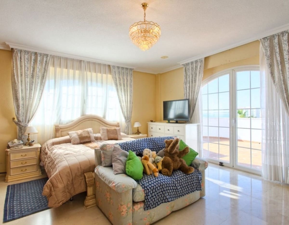 4 bedroom Villa for sale in Torrequebrada - € 1,750,000 (Ref: 9439237)