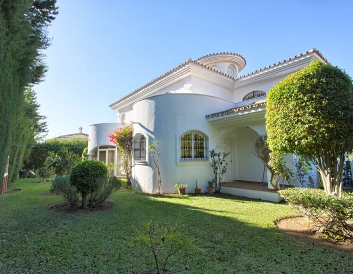 4 bedroom Villa for sale in Torrequebrada - € 1,750,000 (Ref: 9439237)