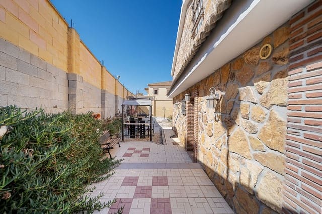 2 soveværelse Finca/Landehus til salg i Parque Tecnológico, Málaga by - € 600.000 (Ref: 9439248)