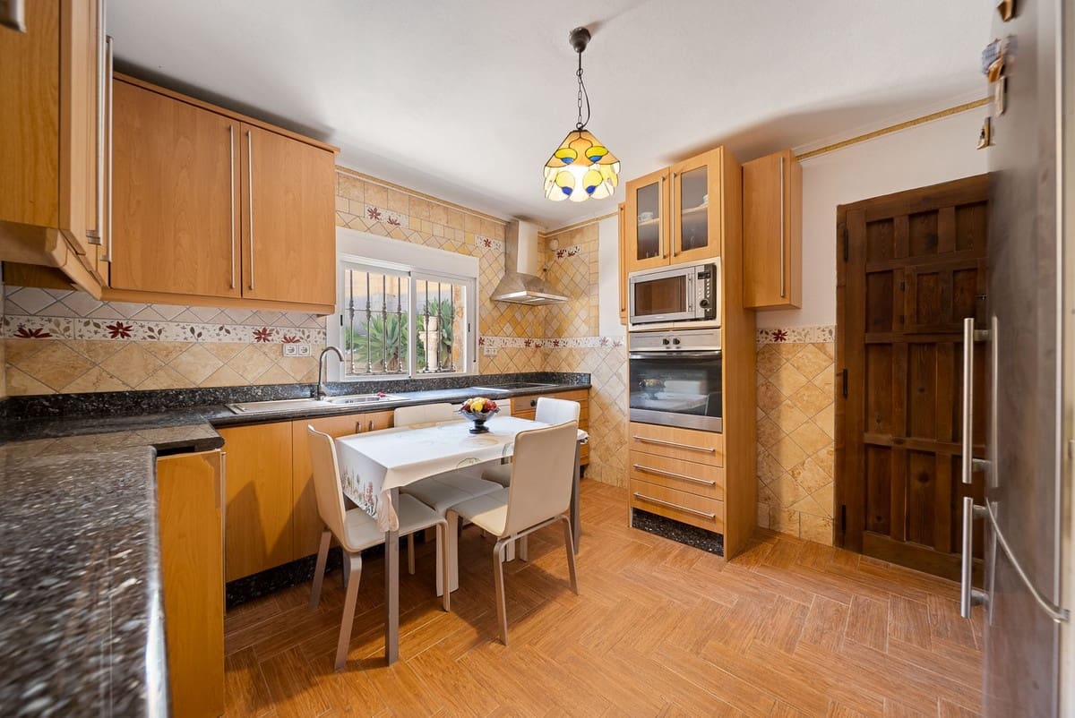 2 makuuhuone Maalaistalo myytävänä paikassa Malaga kaupunki - 600 000 € (Ref: 9439248)