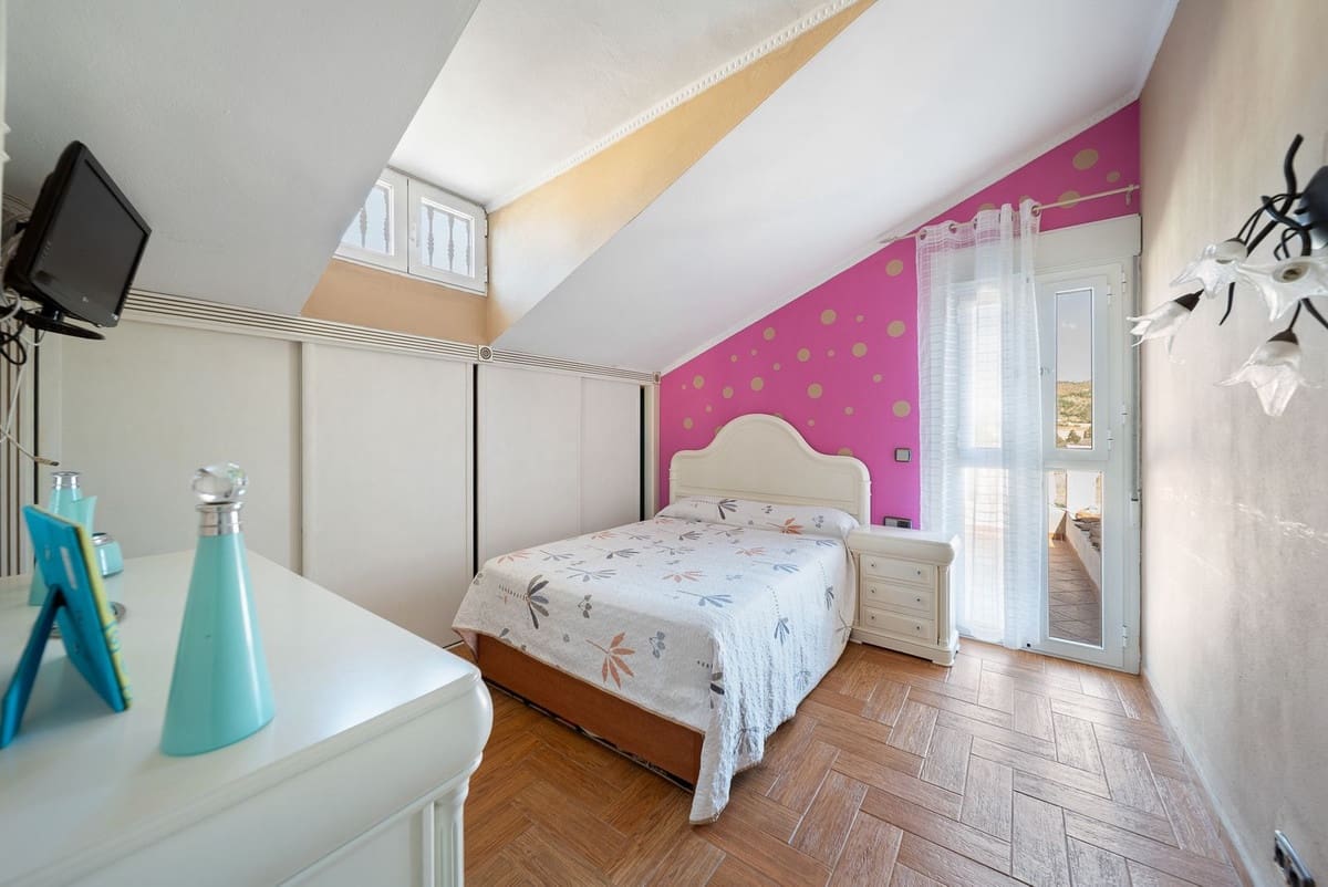 2 makuuhuone Maalaistalo myytävänä paikassa Malaga kaupunki - 600 000 € (Ref: 9439248)