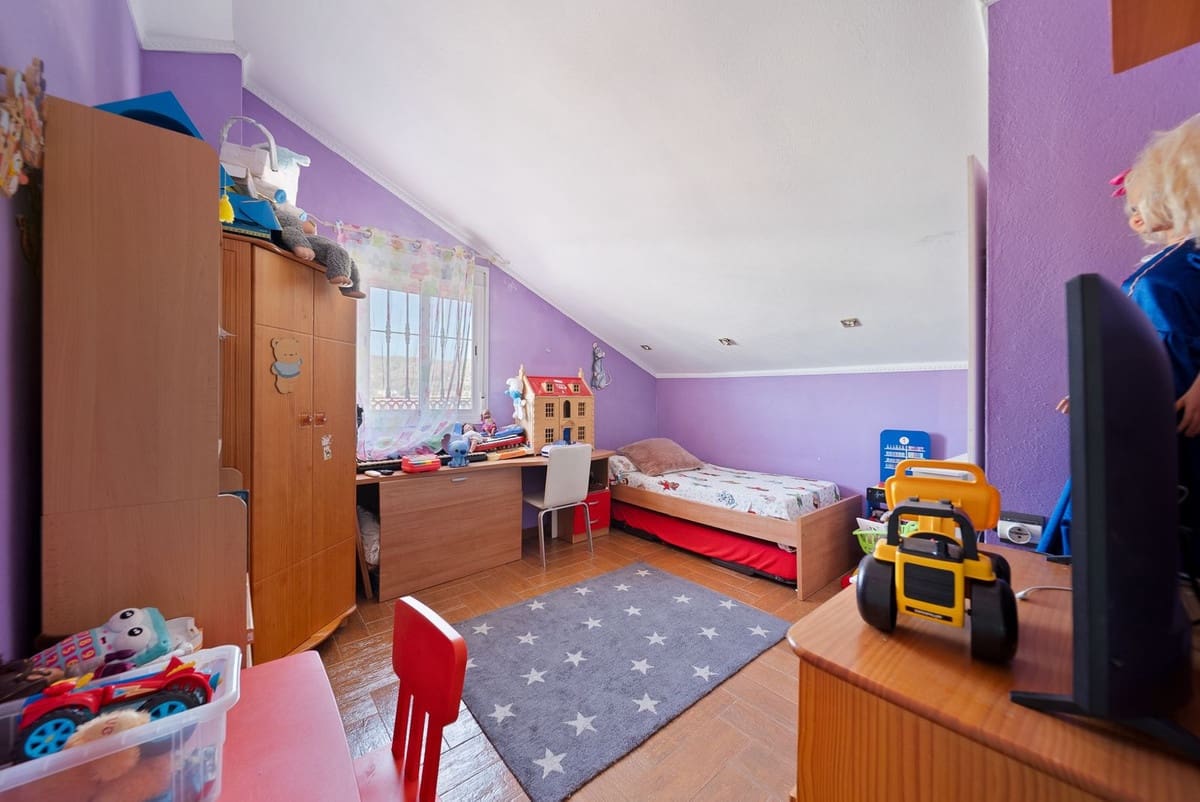 2 makuuhuone Maalaistalo myytävänä paikassa Malaga kaupunki - 600 000 € (Ref: 9439248)