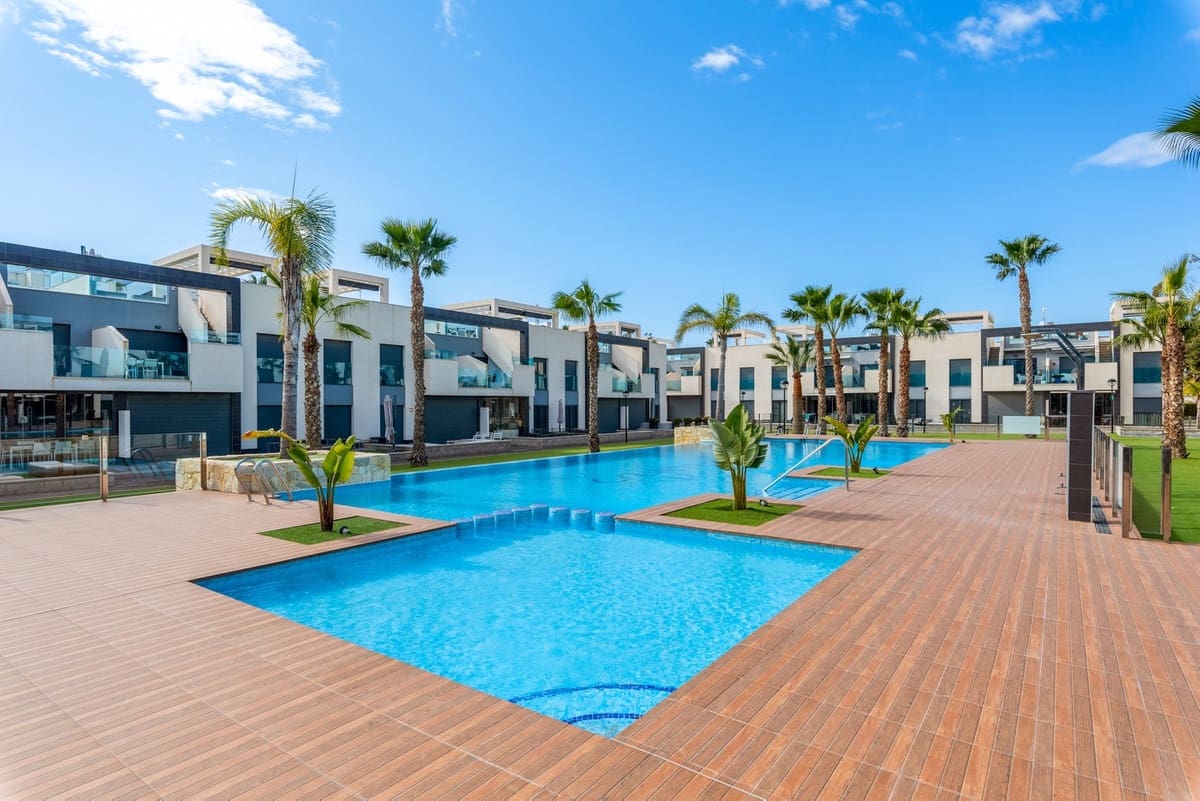 2 quarto Penthouse para venda em El Raso - 295 000 € (Ref: 9439254)