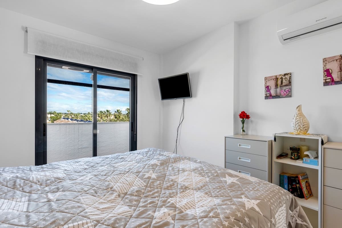 2 quarto Penthouse para venda em El Raso - 295 000 € (Ref: 9439254)