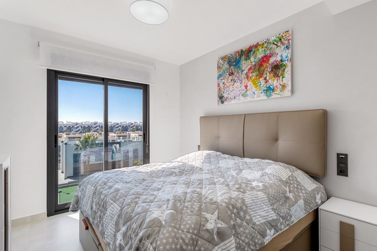 2 Zimmer Penthouse zu verkaufen in El Raso mit Pool - 295.000 € (Ref: 9439254)