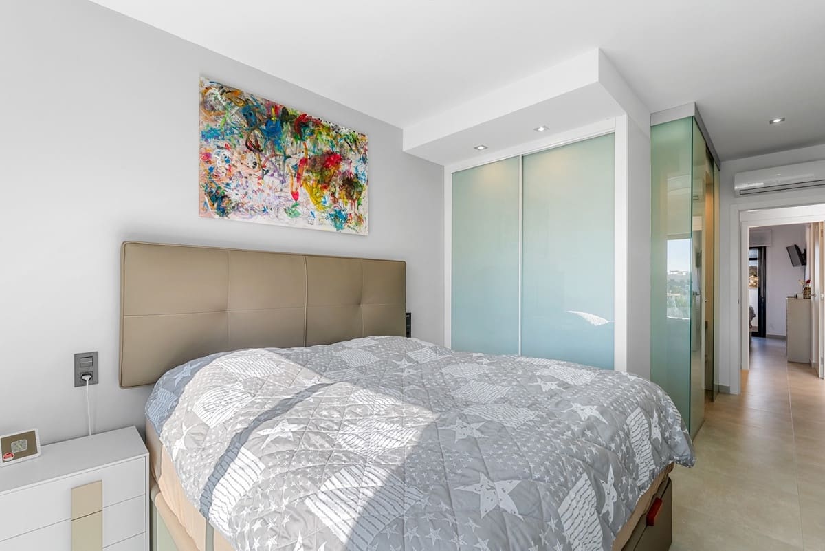 2 Zimmer Penthouse zu verkaufen in El Raso mit Pool - 295.000 € (Ref: 9439254)