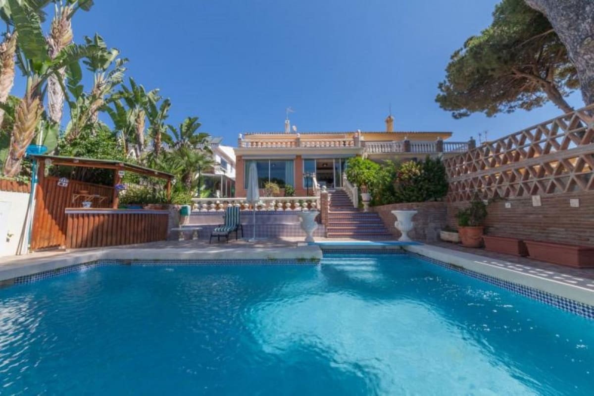 4 bedroom Finca/Country House for sale in Cabopino - € 2,300,000 (Ref: 9439257)