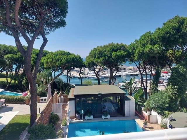 4 soveværelse Finca/Landehus til salg i Cabopino, Marbella - € 2.300.000 (Ref: 9439257)