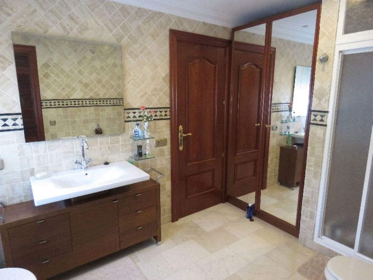 4 bedroom Finca/Country House for sale in Cabopino - € 2,300,000 (Ref: 9439257)