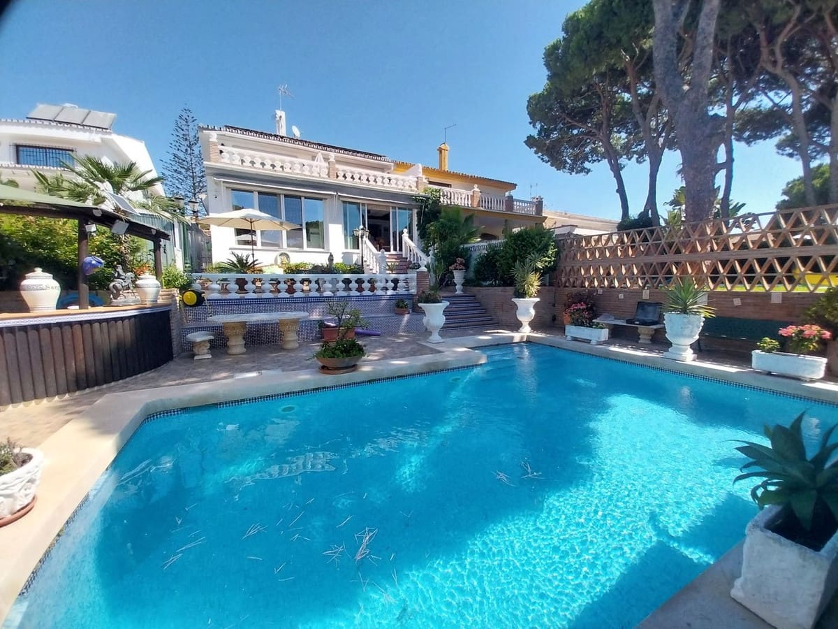 4 bedroom Finca/Country House for sale in Cabopino with pool - € 2,300,000 (Ref: 9439257)