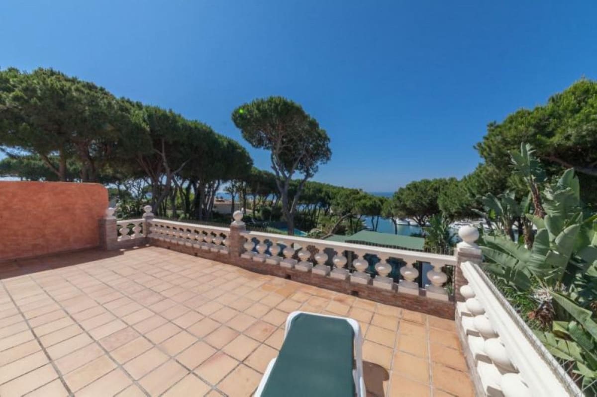 4 bedroom Finca/Country House for sale in Cabopino with pool - € 2,300,000 (Ref: 9439257)