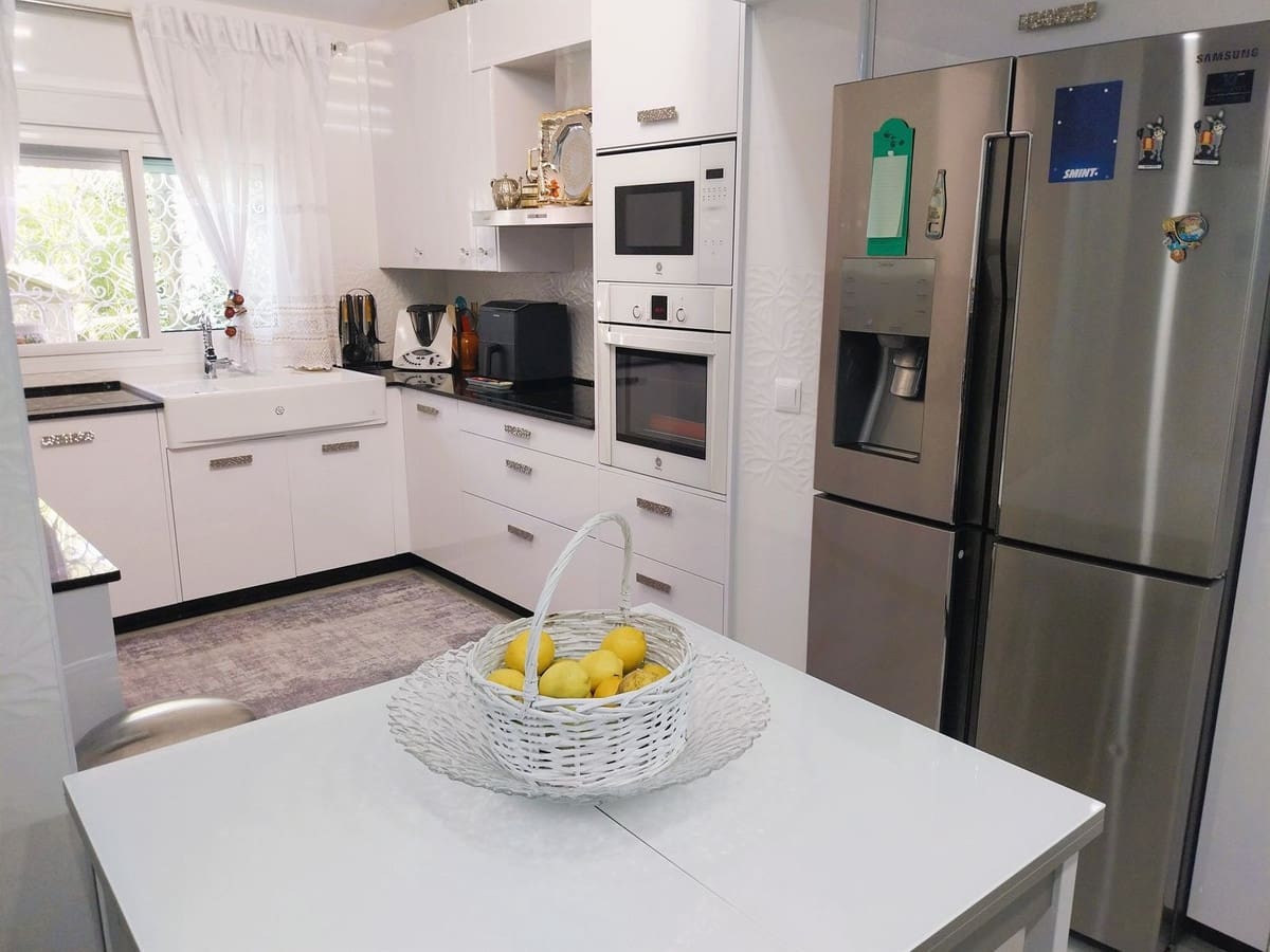 4 bedroom Finca/Country House for sale in Cabopino with pool - € 2,300,000 (Ref: 9439257)