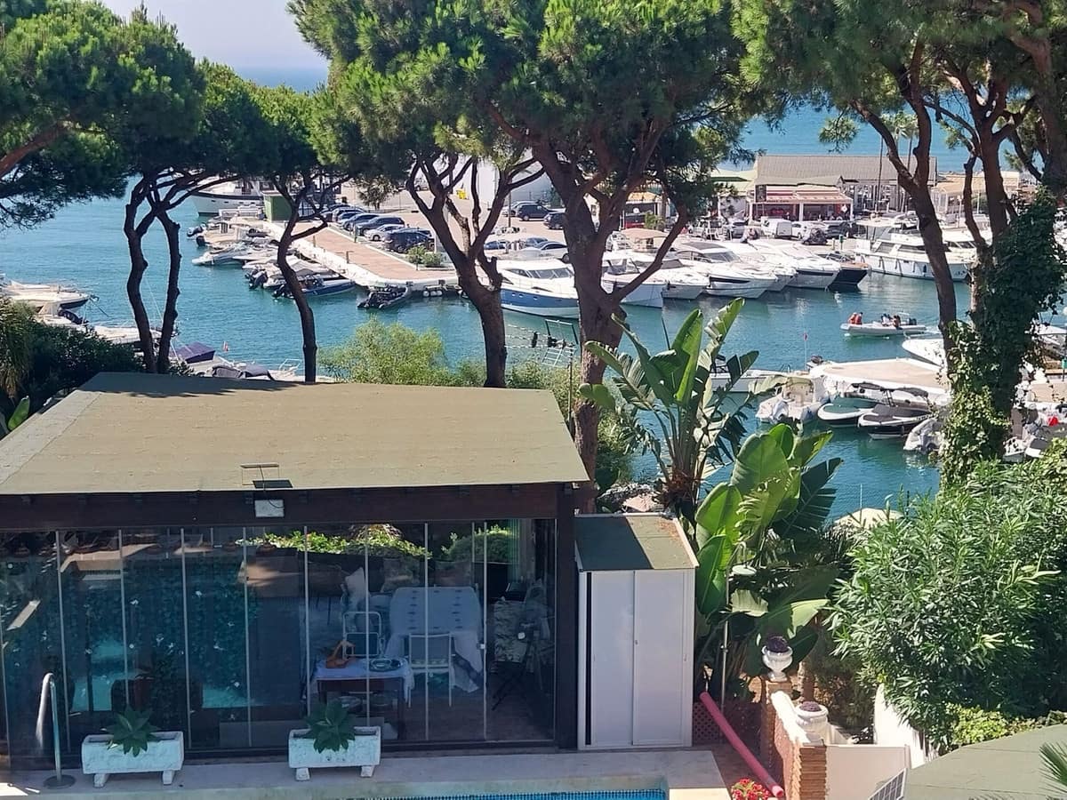 4 bedroom Finca/Country House for sale in Cabopino with pool - € 2,300,000 (Ref: 9439257)