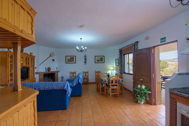3 bedroom Villa for sale in Ronda with pool - € 550,000 (Ref: 9439260)
