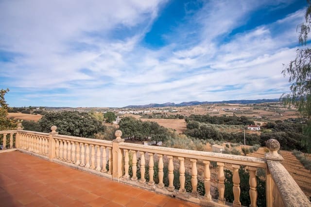 3 bedroom Villa for sale in Ronda with pool - € 550,000 (Ref: 9439260)