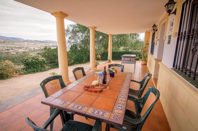 3 bedroom Villa for sale in Ronda with pool - € 550,000 (Ref: 9439260)