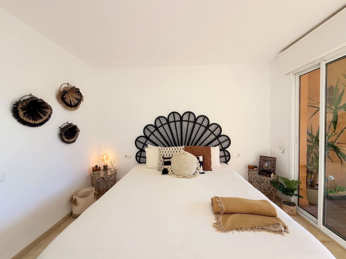 3 bedroom Apartment for sale in La Duquesa / Puerto de la Duquesa - € 595,000 (Ref: 9439266)