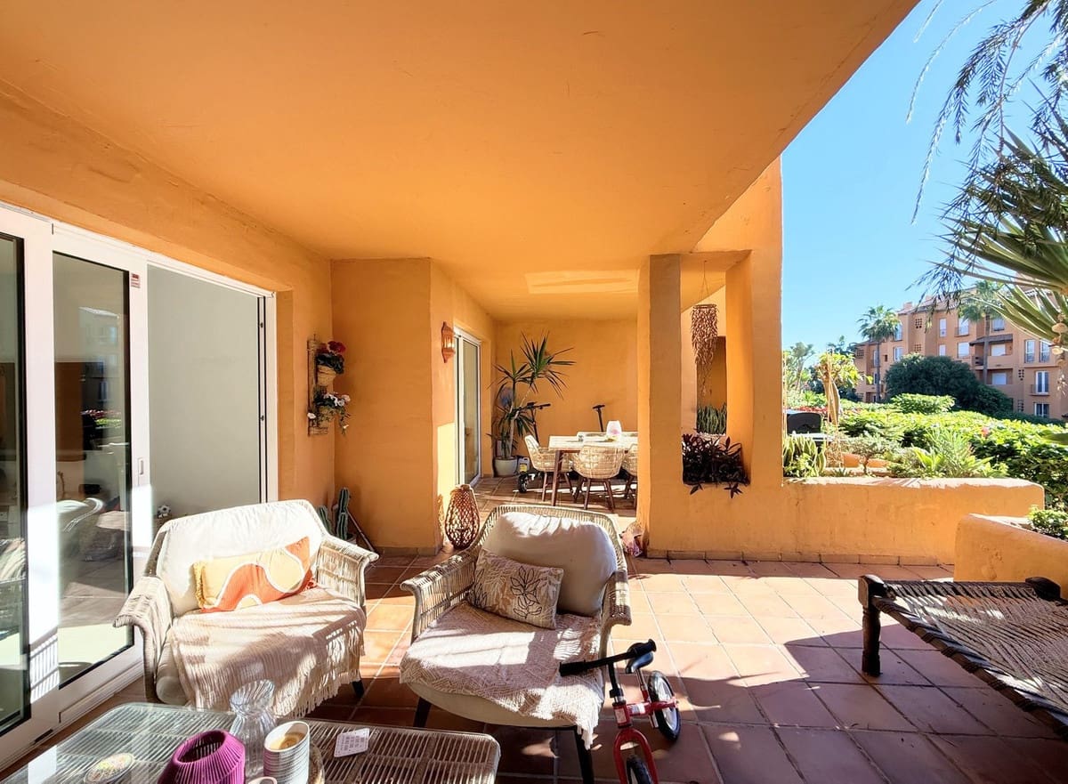 3 bedroom Apartment for sale in La Duquesa / Puerto de la Duquesa - € 595,000 (Ref: 9439266)