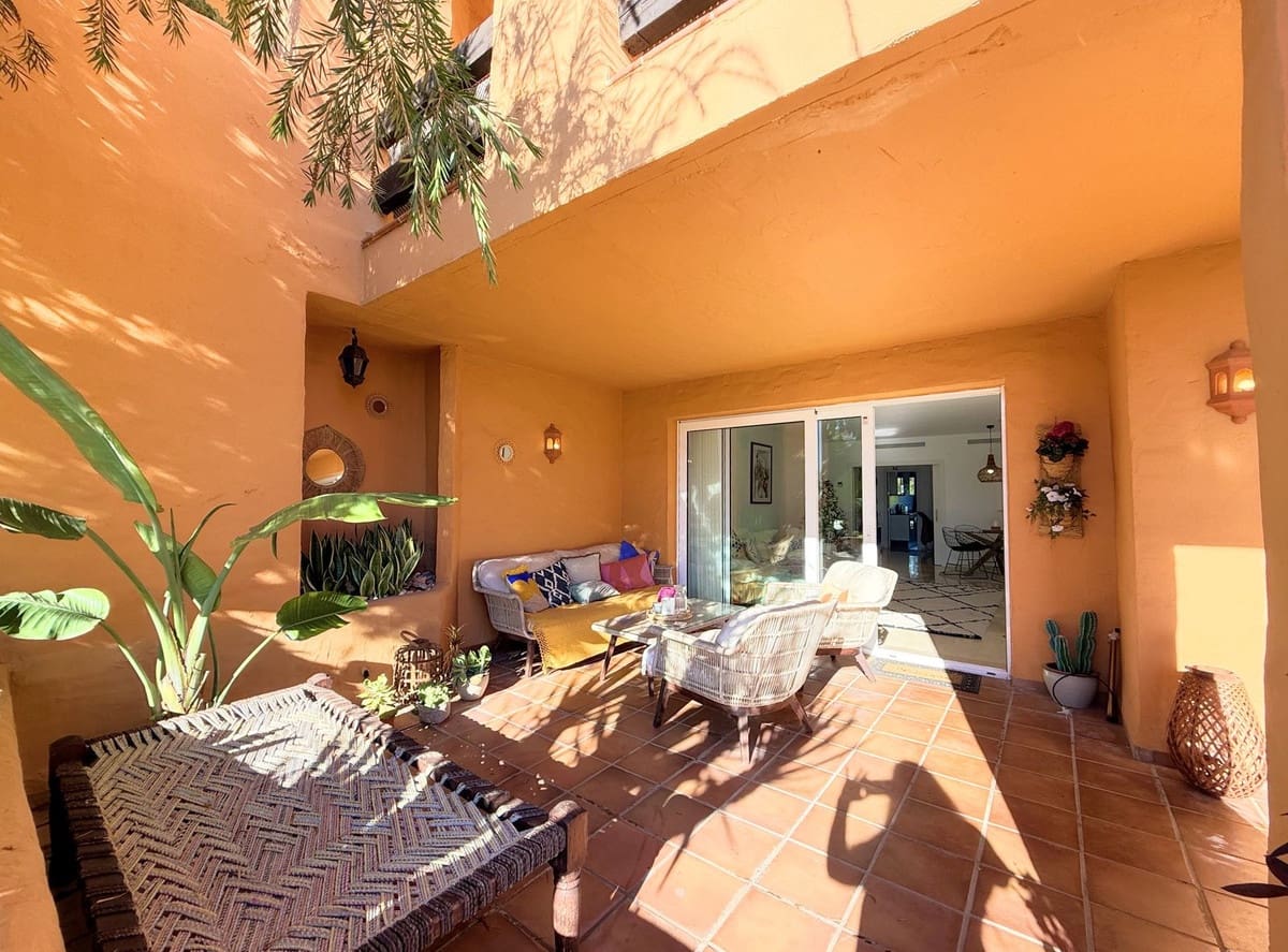 3 bedroom Apartment for sale in La Duquesa / Puerto de la Duquesa - € 595,000 (Ref: 9439266)