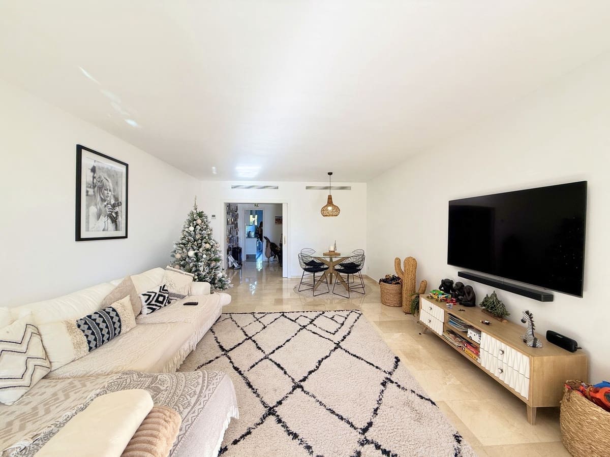 3 bedroom Apartment for sale in La Duquesa / Puerto de la Duquesa - € 595,000 (Ref: 9439266)