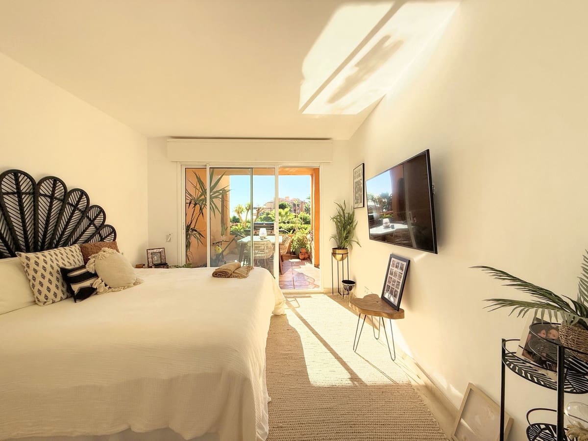 3 bedroom Apartment for sale in La Duquesa / Puerto de la Duquesa - € 595,000 (Ref: 9439266)