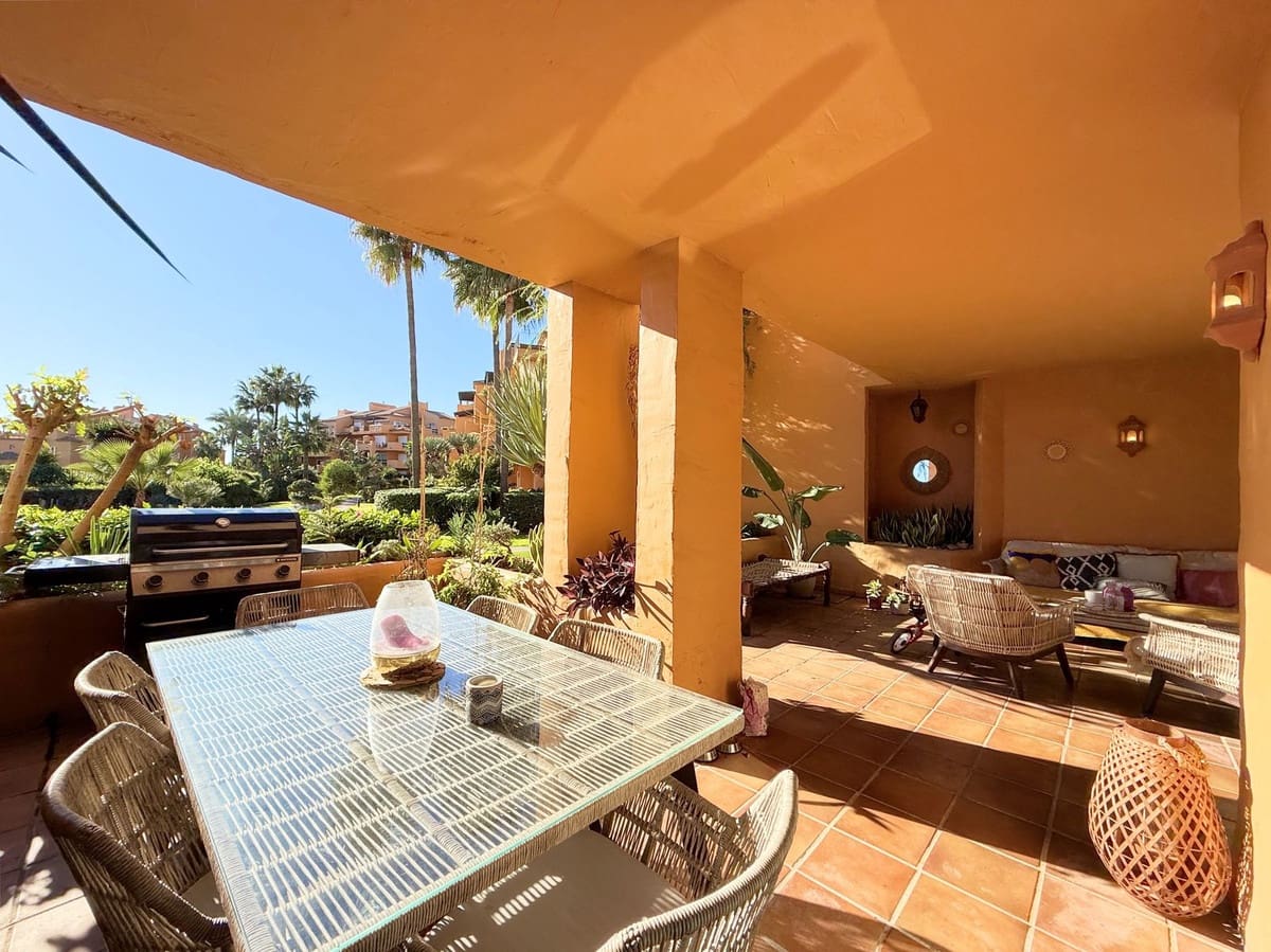 3 bedroom Apartment for sale in La Duquesa / Puerto de la Duquesa - € 595,000 (Ref: 9439266)