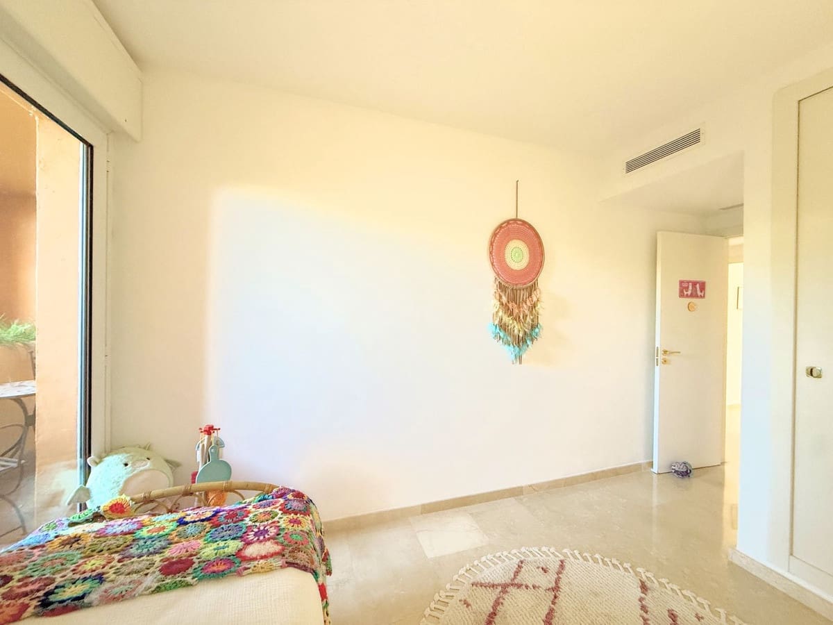 3 bedroom Apartment for sale in La Duquesa / Puerto de la Duquesa - € 595,000 (Ref: 9439266)