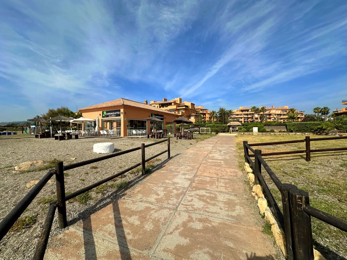 3 bedroom Apartment for sale in La Duquesa / Puerto de la Duquesa - € 595,000 (Ref: 9439266)