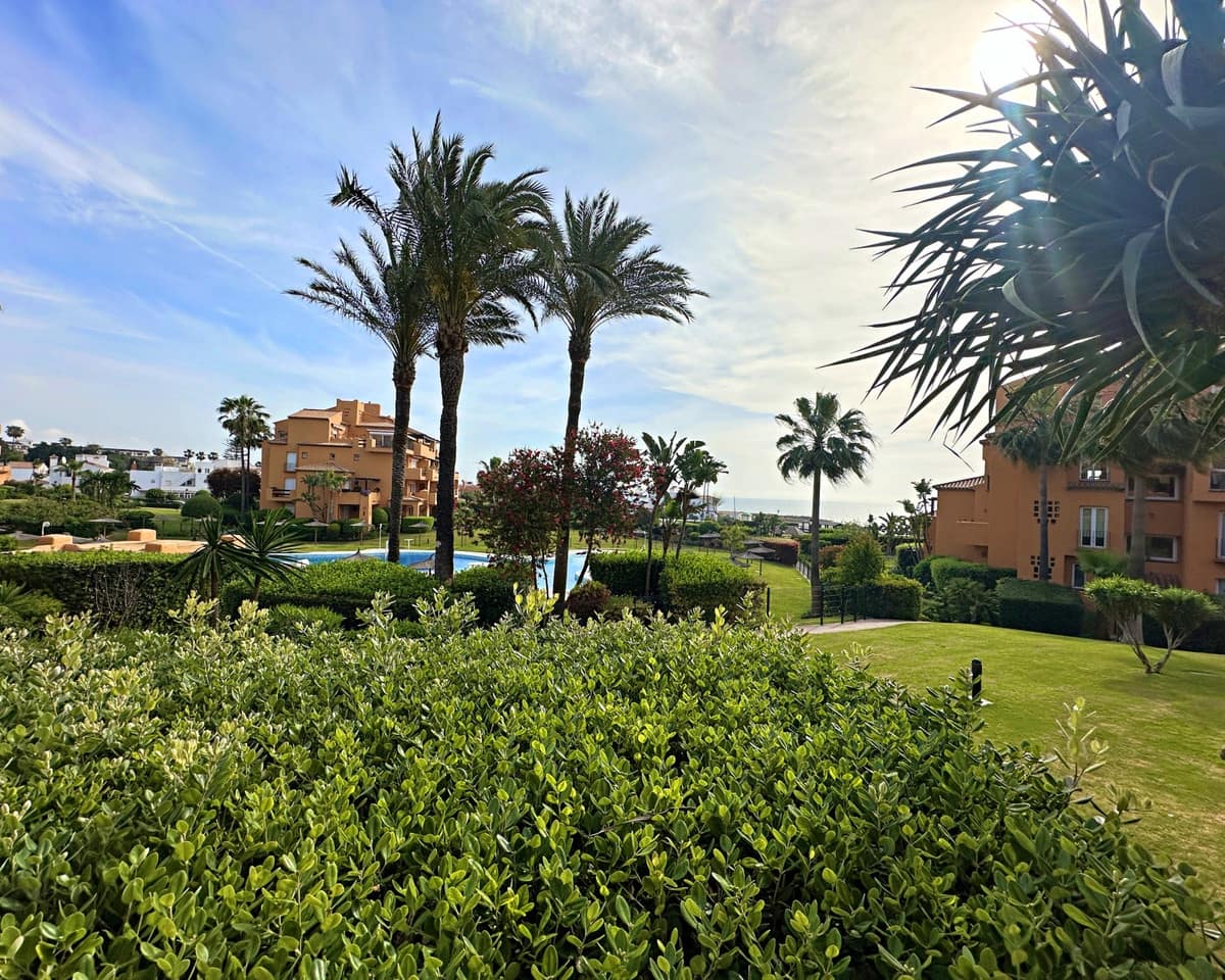 3 bedroom Apartment for sale in La Duquesa / Puerto de la Duquesa - € 595,000 (Ref: 9439266)