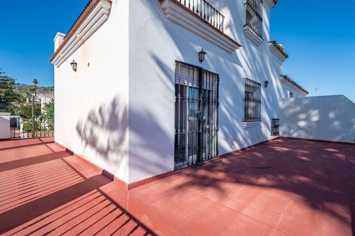 7 makuuhuone Huvila myytävänä paikassa Benalmadena - 1 295 000 € (Ref: 9439267)