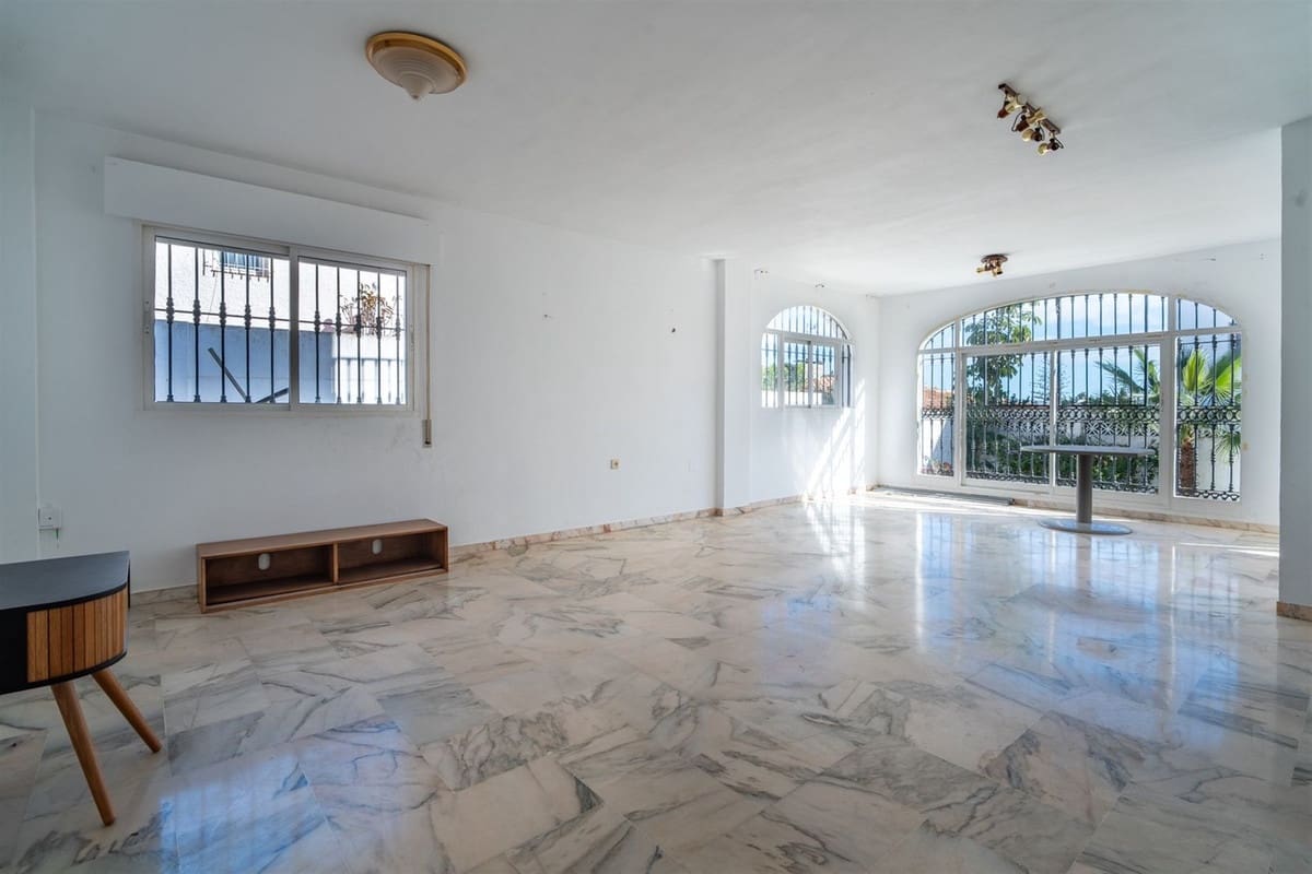 7 makuuhuone Huvila myytävänä paikassa Benalmadena - 1 295 000 € (Ref: 9439267)