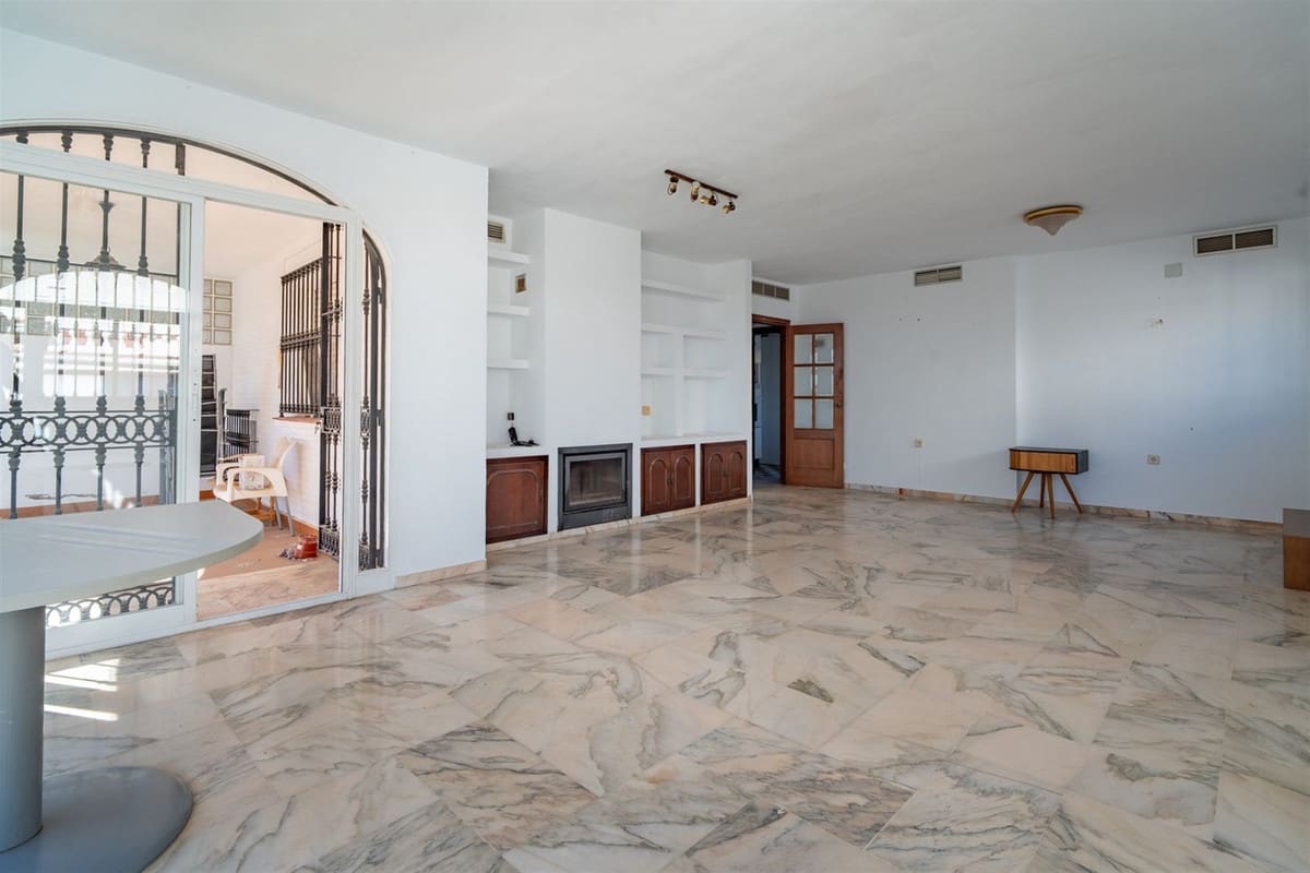 7 makuuhuone Huvila myytävänä paikassa Benalmadena - 1 295 000 € (Ref: 9439267)