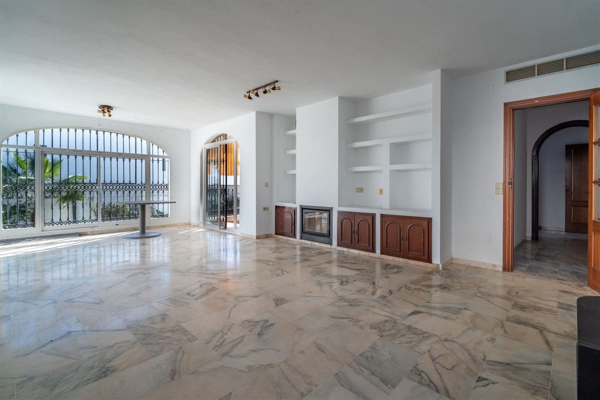 7 makuuhuone Huvila myytävänä paikassa Benalmadena - 1 295 000 € (Ref: 9439267)