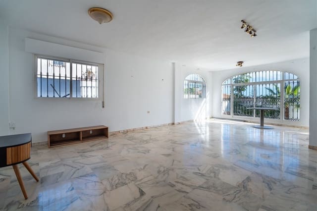 7 sypialnia Willa na sprzedaż w Solymar, Benalmádena - 1 295 000 € (Ref: 9439267)