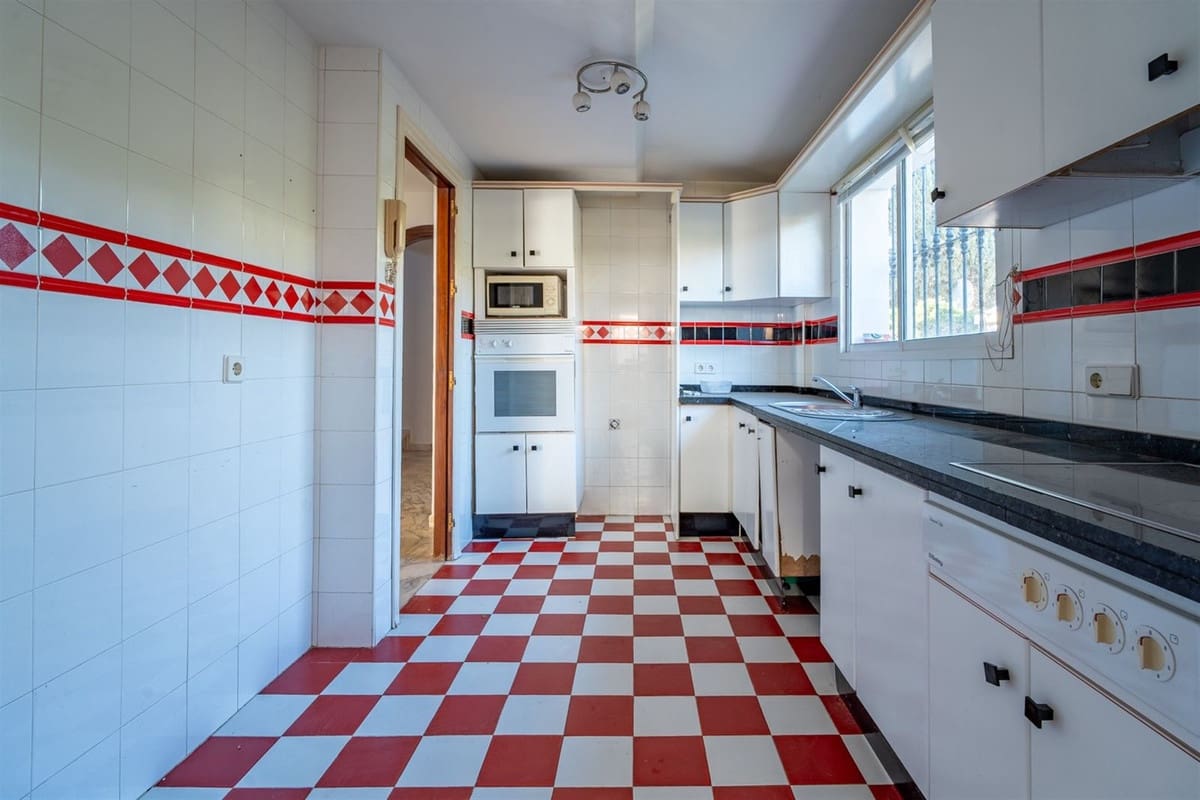 7 makuuhuone Huvila myytävänä paikassa Benalmadena - 1 295 000 € (Ref: 9439267)