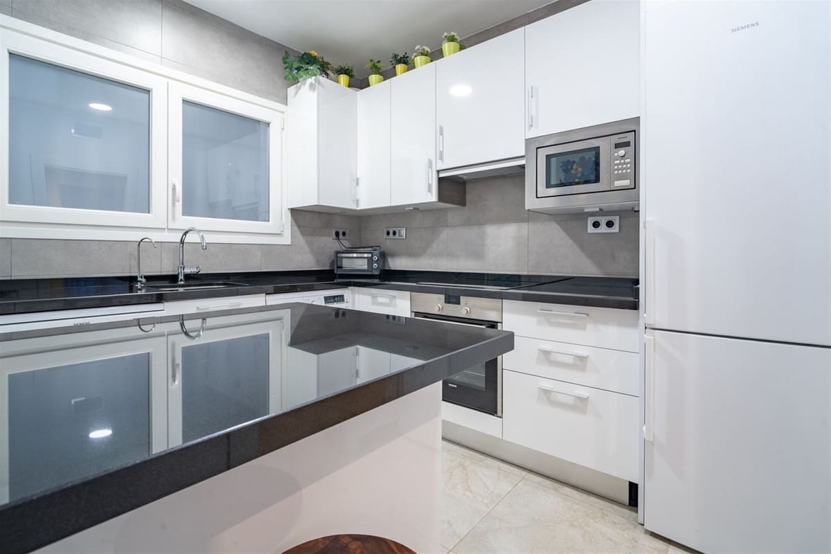 3 sypialnia Apartament na sprzedaż w Miasto Malaga - 740 000 € (Ref: 9439268)