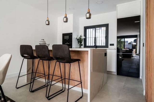 3 chambre Maison de Ville à vendre à Puerto Banus, Marbella - 749 000 € (Ref: 9439272)