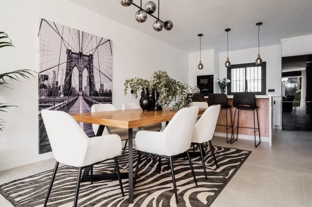 3 sovrum Hus till salu i Puerto Banus, Marbella - 850 000 € (Ref: 9439272)