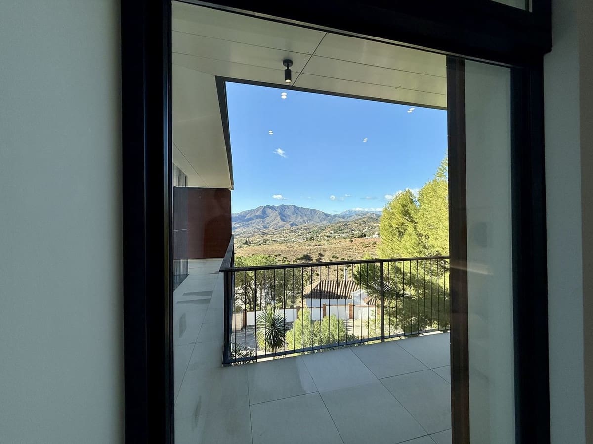 Chalet de 4 habitaciones en Valtocado en venta - 2.500.000 € (Ref: 9441076)