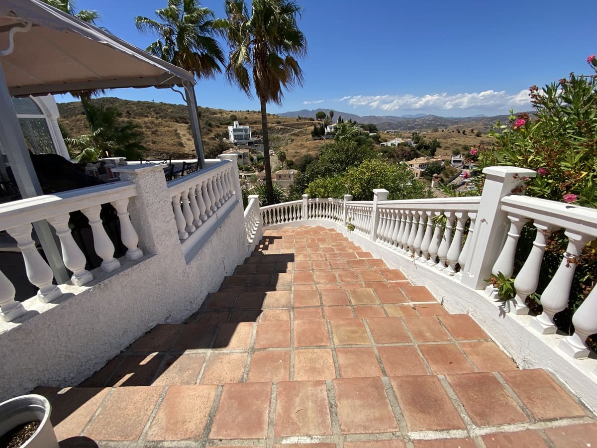 4 quarto Moradia para venda em Cerro del Aguila com piscina - 990 000 € (Ref: 9441085)