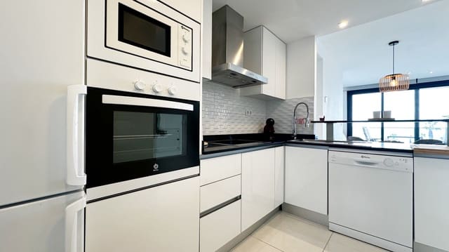 2 chambre Appartement à vendre à Las Piscinas Naturales, Torrevieja - 420 000 € (Ref: 9441088)