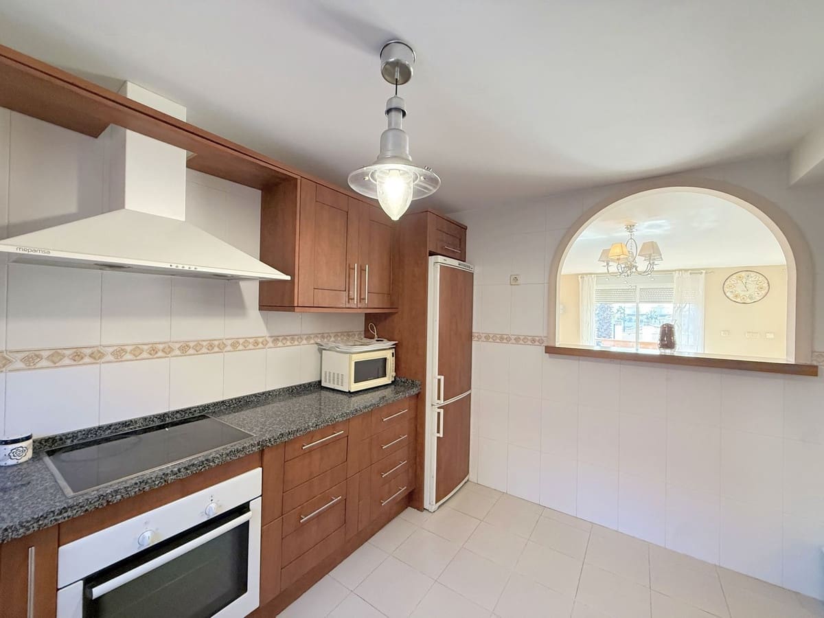 3 soveværelse Byhus til salg i Estepona - € 420.000 (Ref: 9446652)