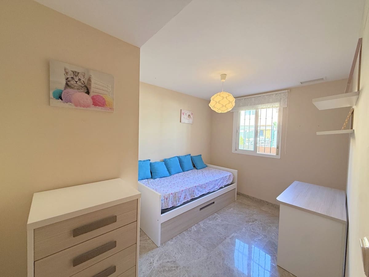 3 soveværelse Byhus til salg i Estepona - € 420.000 (Ref: 9446652)