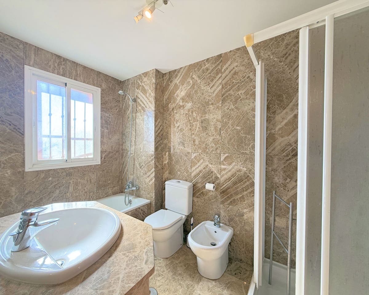 3 soveværelse Byhus til salg i Estepona - € 420.000 (Ref: 9446652)