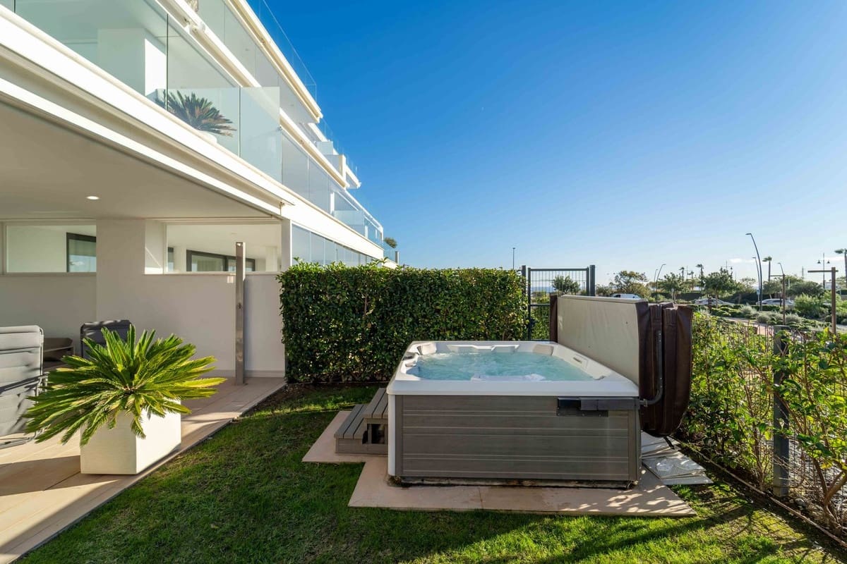 2 soverom Leilighet til salgs i Fuengirola - € 695 000 (Ref: 9446655)