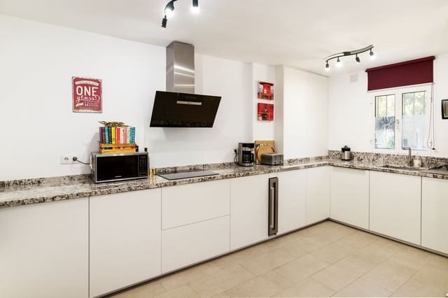 4 soverom Hus til salgs i Torremolinos - € 415 000 (Ref: 9446657)