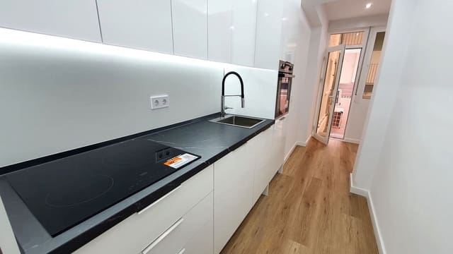 3 slaapkamer Appartement te koop in Castillo Sohail, Fuengirola - € 325.000 (Ref: 9446659)